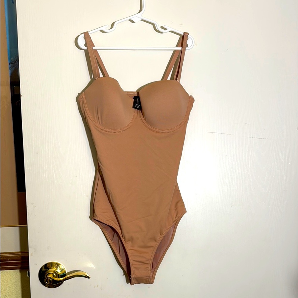 Shaper woman   Nude beige Bodysuit. Size medium . EUC